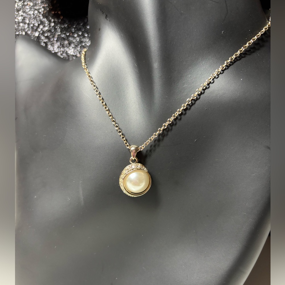 🤍Vintage Gold and Pearl Pendant Necklace